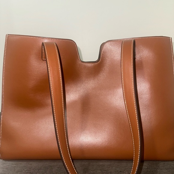 Celine cabas 16
Brown
Basically new. From Monaco - Picture 5 of 8